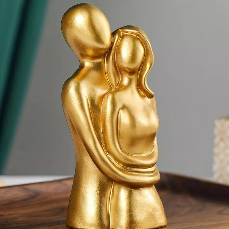 Escultura Casal Abraçados em Gesso - Home Premium Brasil