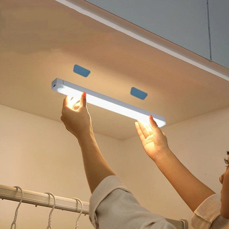 Luminária LED Barra com Sensor de Movimento - Home Premium Brasil
